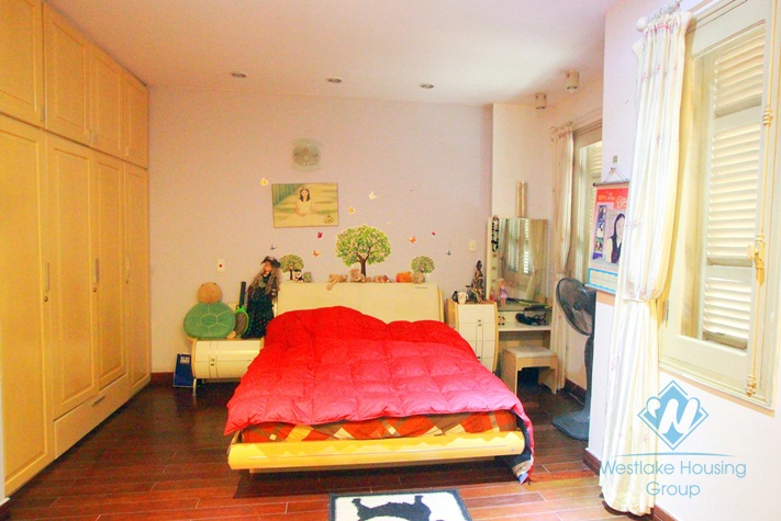 Quiet house with good quality for rent in Nghi Tam Street, Tay Ho, Hanoi